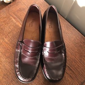 Bass Weejuns Brown Loafers